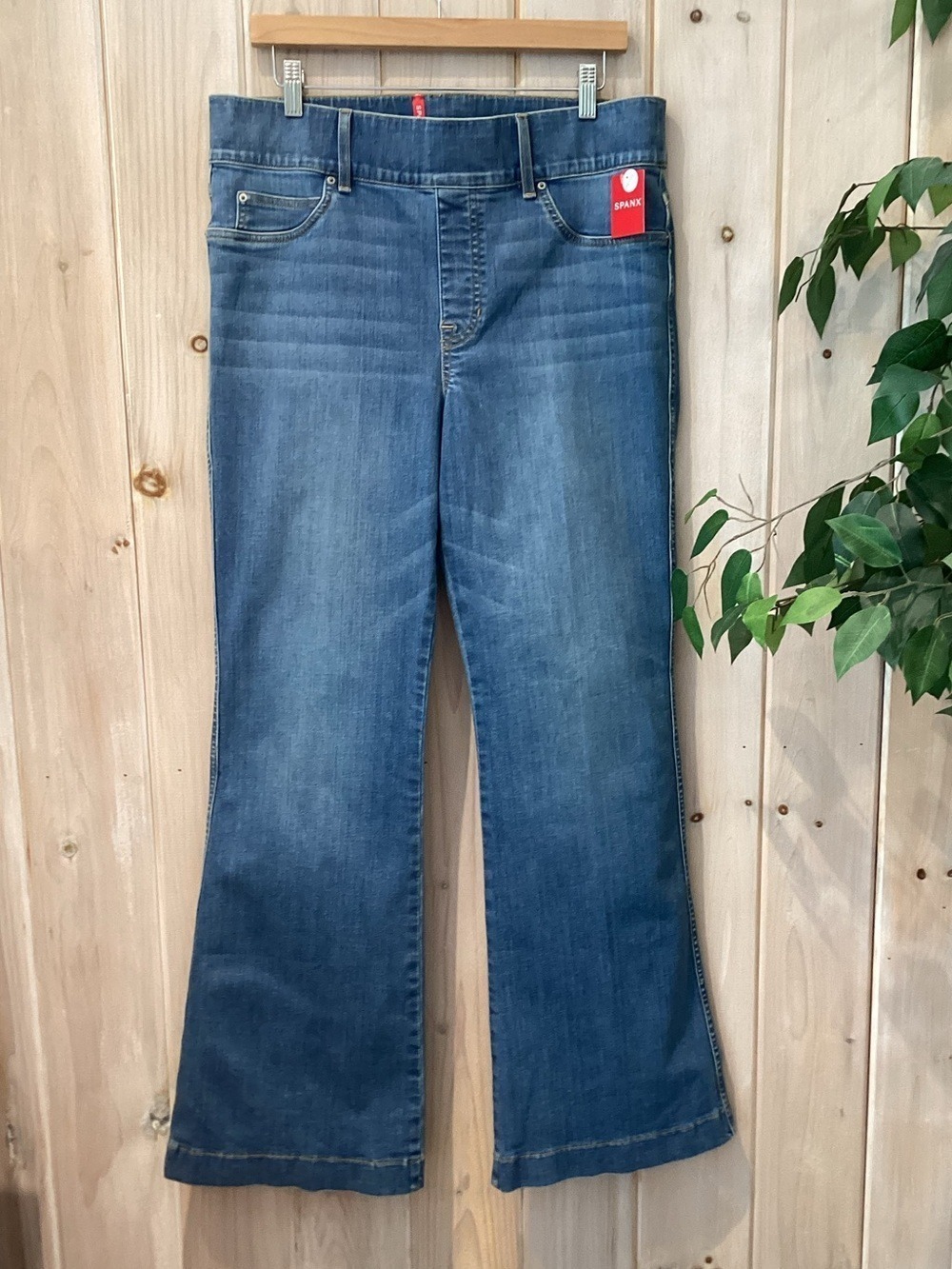 Spanx NWT Shaping Flare Jeans Size 16 Petite - Picture 3 of 5